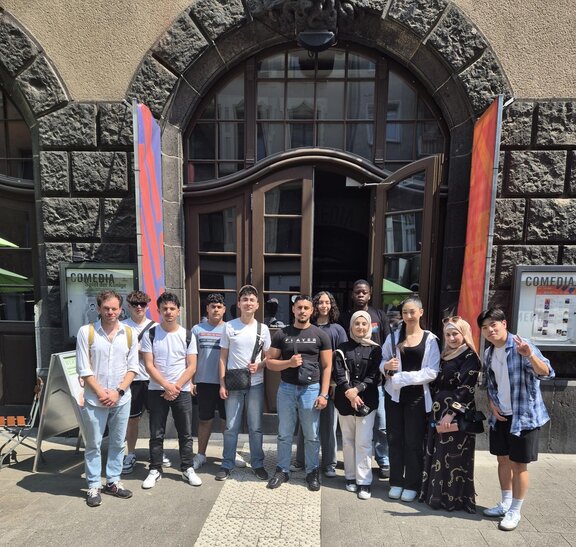 AVIK_Theater1.jpg