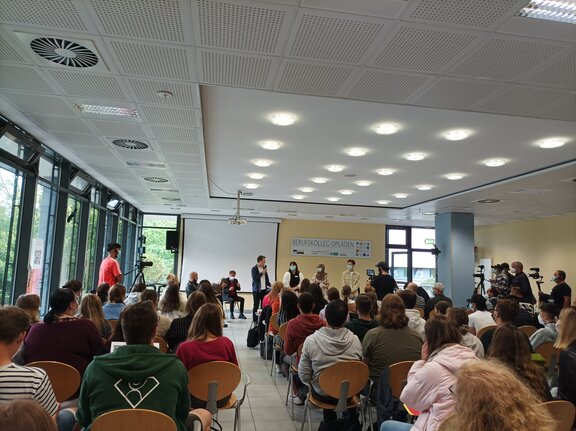 Podiumsdiskussion-2021-4.jpg