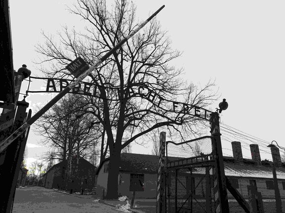 Arbeit_macht_frei_2.jpg